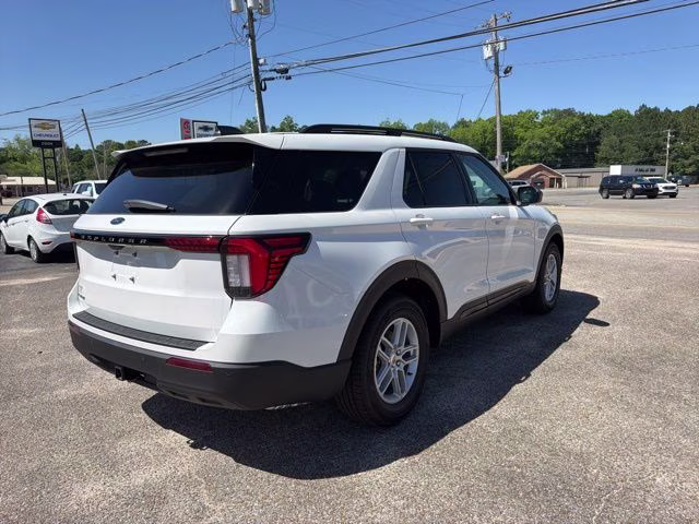 2026 Star White Metallic Tri-Coat Ford Explorer Active RWD SUV