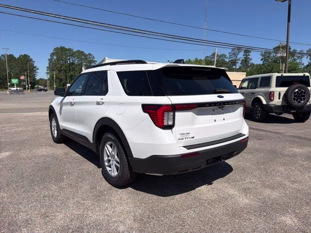 2026 Star White Metallic Tri-Coat Ford Explorer Active RWD SUV