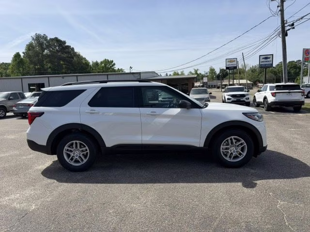 2026 Star White Tri-Coat Ford Explorer Active RWD SUV