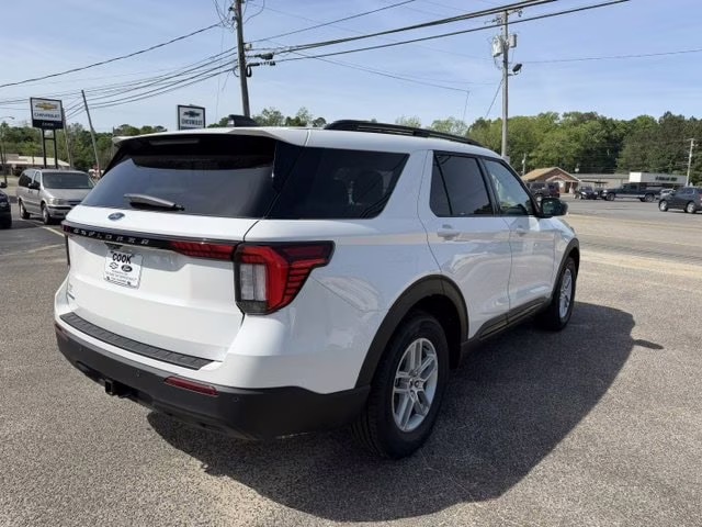 2026 Star White Tri-Coat Ford Explorer Active RWD SUV
