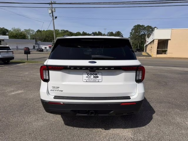 2026 Star White Tri-Coat Ford Explorer Active RWD SUV