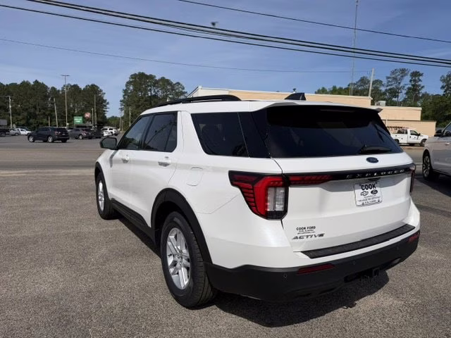 2026 Star White Tri-Coat Ford Explorer Active RWD SUV
