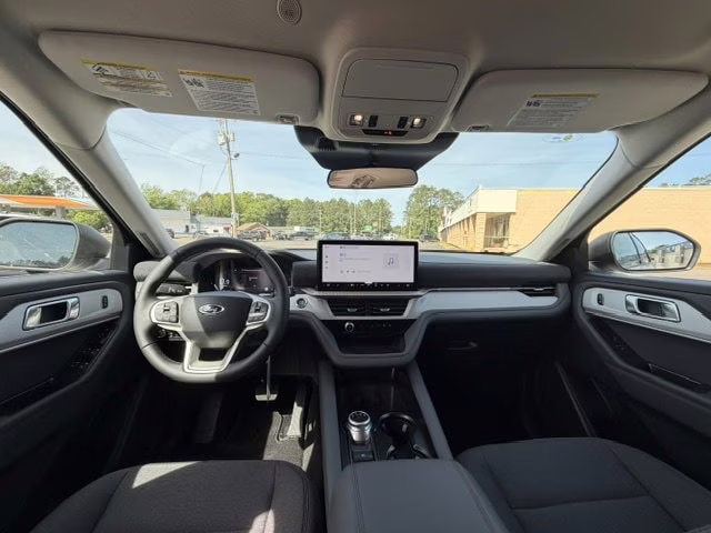 2026 Star White Tri-Coat Ford Explorer Active RWD SUV