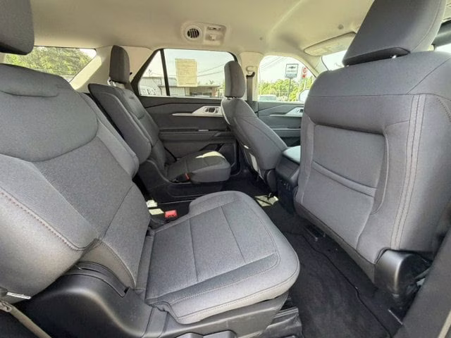 2026 Star White Tri-Coat Ford Explorer Active RWD SUV