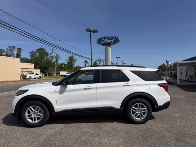 2026 Star White Tri-Coat Ford Explorer Active RWD SUV