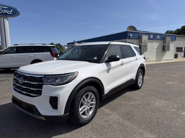 2026 Star White Tri-Coat Ford Explorer Active RWD SUV