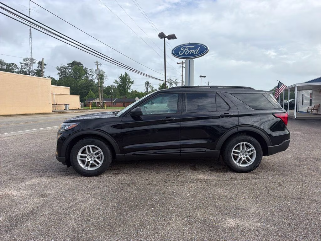 2026 Agate Black Metallic Ford Explorer Active RWD SUV