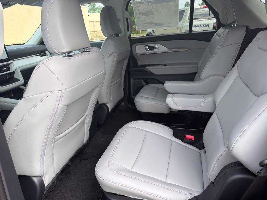 2026 Agate Black Metallic Ford Explorer Active RWD SUV