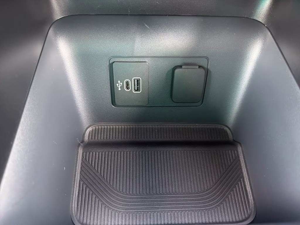 2026 Agate Black Metallic Ford Explorer Active RWD SUV