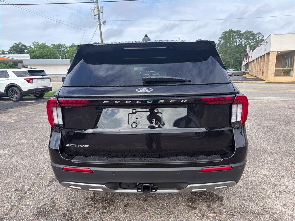2026 Agate Black Metallic Ford Explorer Active RWD SUV