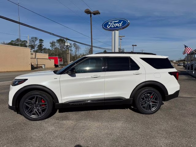 2025 Star White Tri-Coat Ford Explorer ST-Line 4X4 SUV