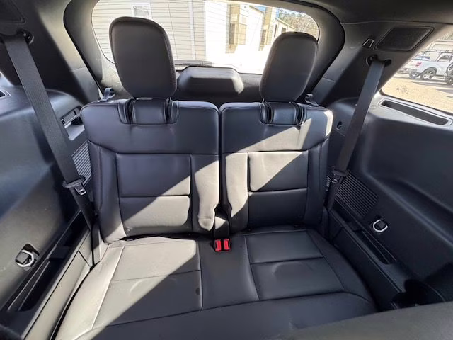 2025 Star White Tri-Coat Ford Explorer ST-Line 4X4 SUV