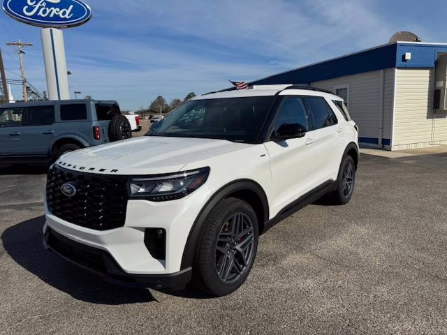 2025 Star White Tri-Coat Ford Explorer ST-Line 4X4 SUV