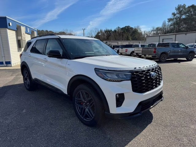 2025 Star White Tri-Coat Ford Explorer ST-Line 4X4 SUV