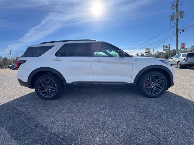 2025 Star White Tri-Coat Ford Explorer ST-Line 4X4 SUV