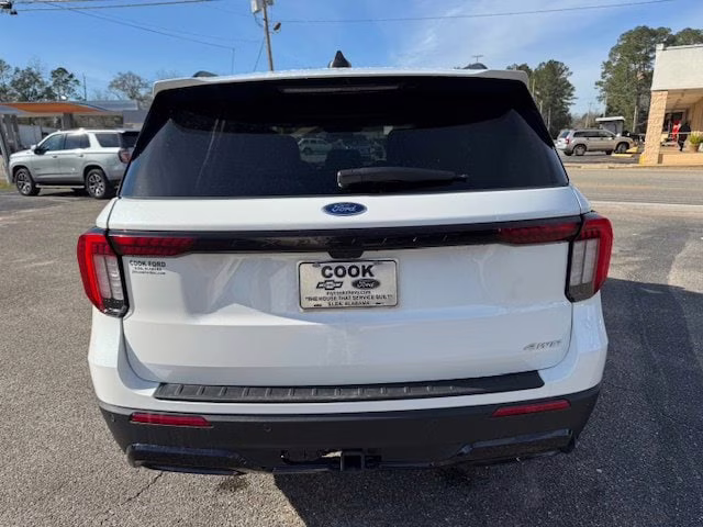 2025 Star White Tri-Coat Ford Explorer ST-Line 4X4 SUV
