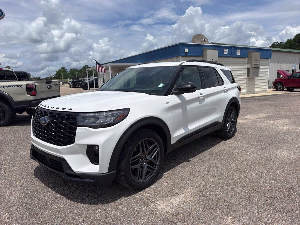 2025 White Metallic Ford Explorer ST-Line 4X4 SUV
