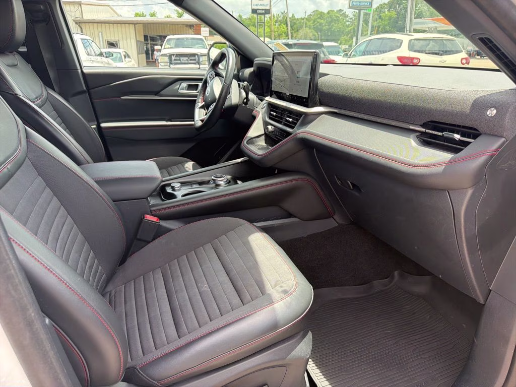 2025 White Metallic Ford Explorer ST-Line 4X4 SUV
