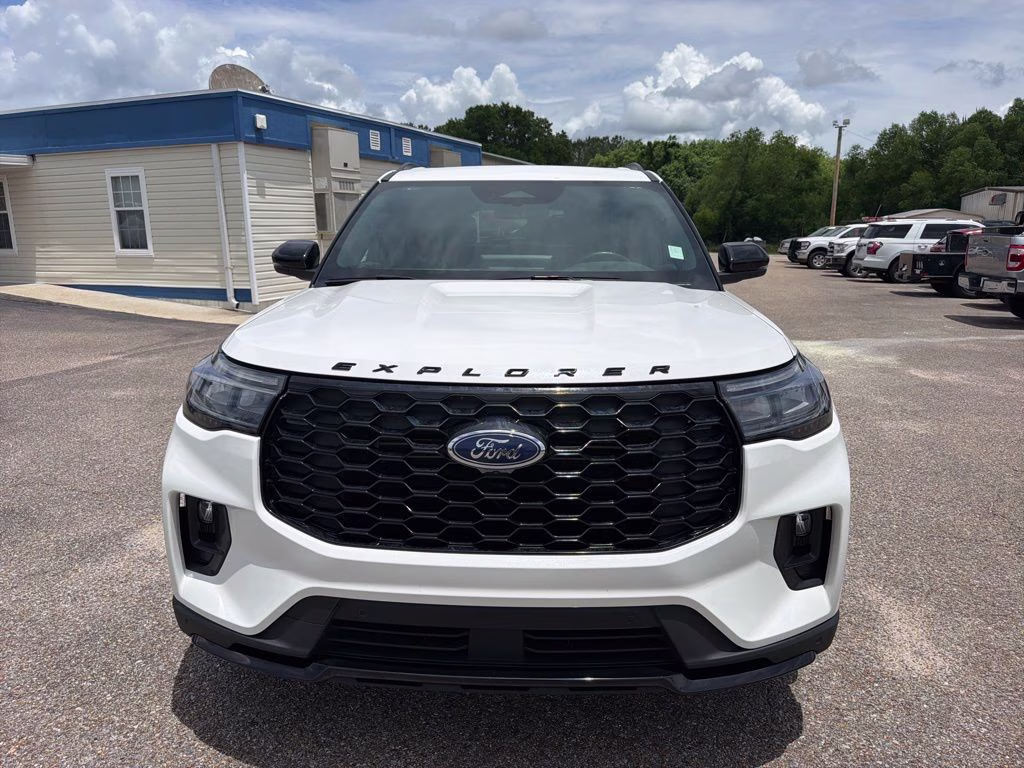 2025 White Metallic Ford Explorer ST-Line 4X4 SUV