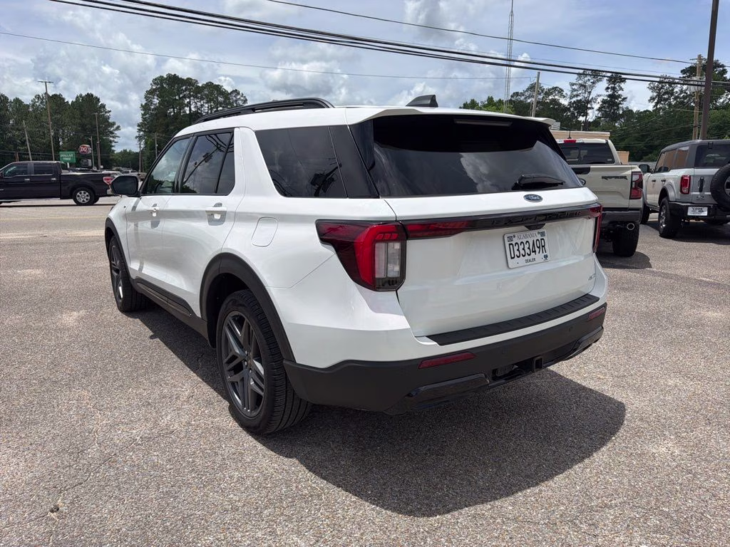 2025 White Metallic Ford Explorer ST-Line 4X4 SUV