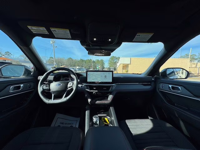 2025 Star White Tri-Coat Ford Explorer ST-Line 4X4 SUV