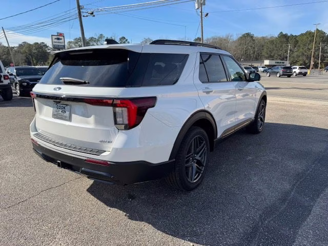 2025 Star White Tri-Coat Ford Explorer ST-Line 4X4 SUV