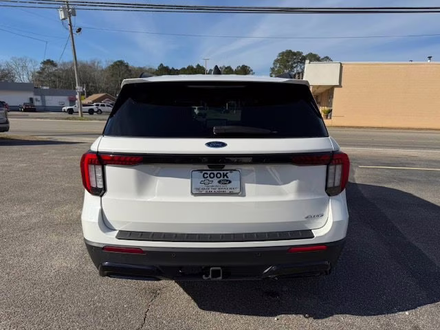 2025 Star White Tri-Coat Ford Explorer ST-Line 4X4 SUV