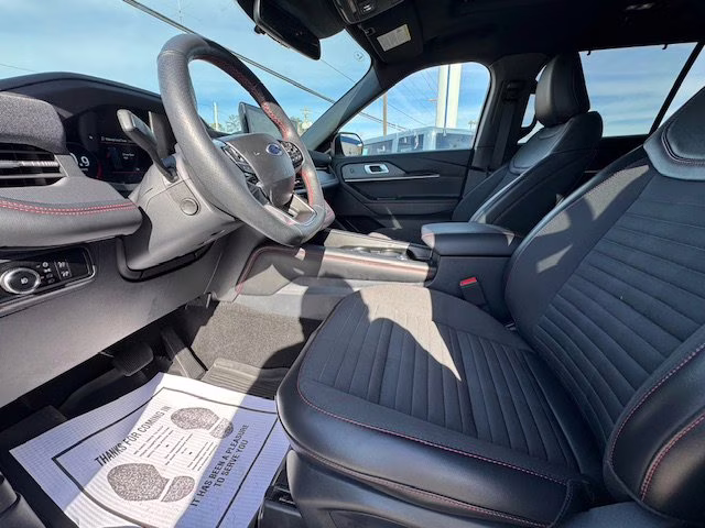 2025 Star White Tri-Coat Ford Explorer ST-Line 4X4 SUV