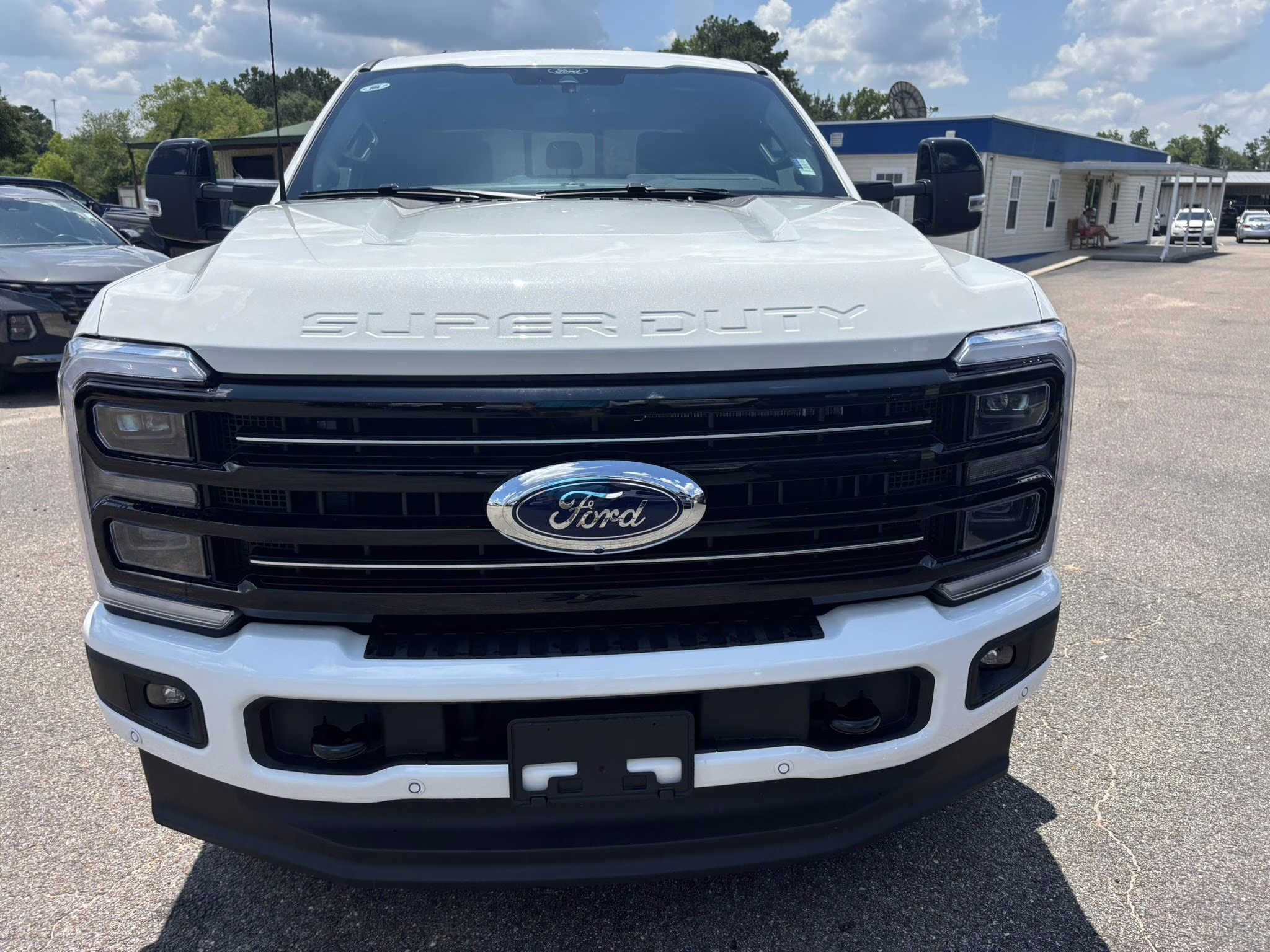 2025 Oxford White Ford Super Duty F-250 SRW Platinum 4X4 Truck
