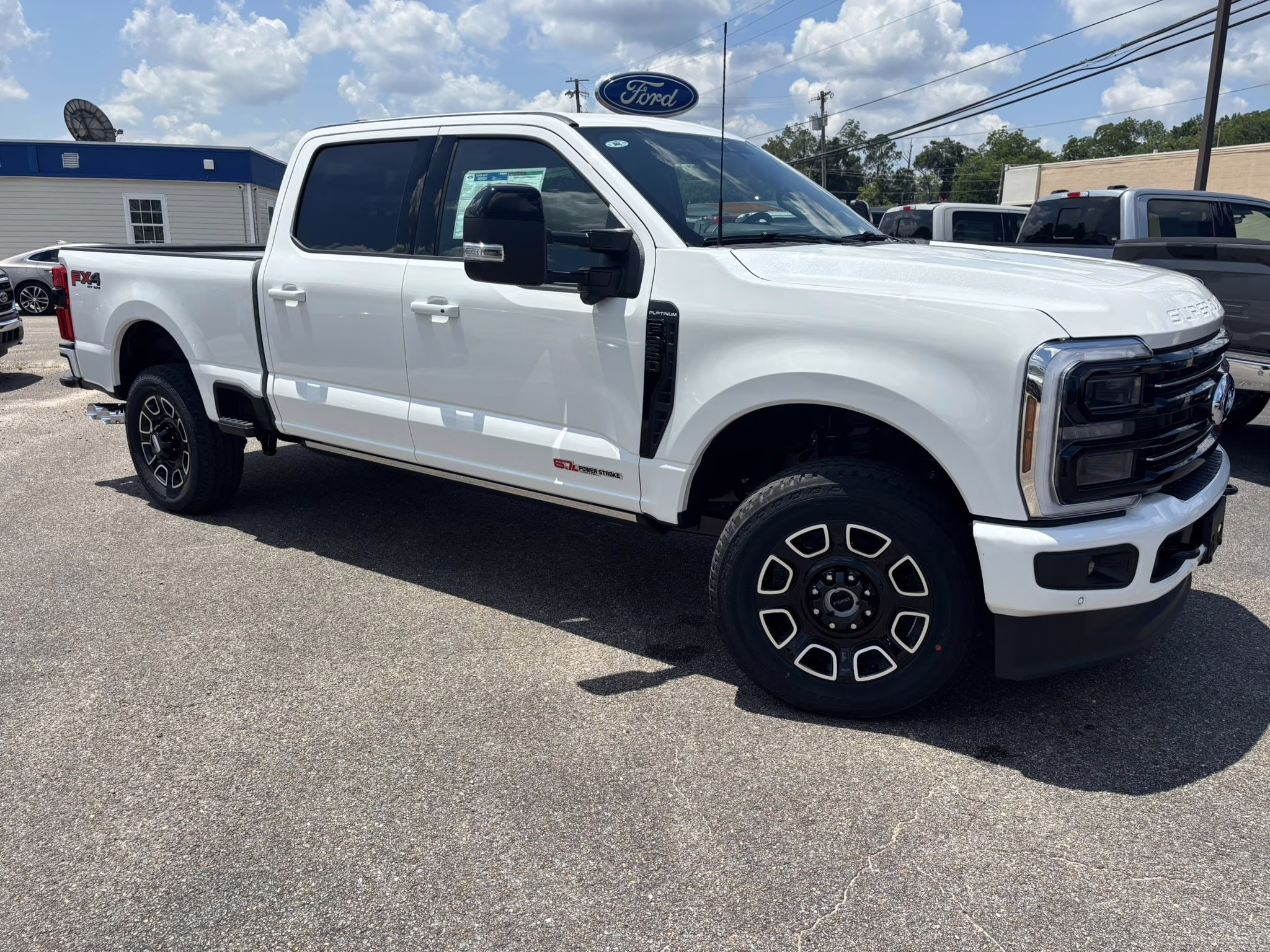 2025 Oxford White Ford Super Duty F-250 SRW Platinum 4X4 Truck