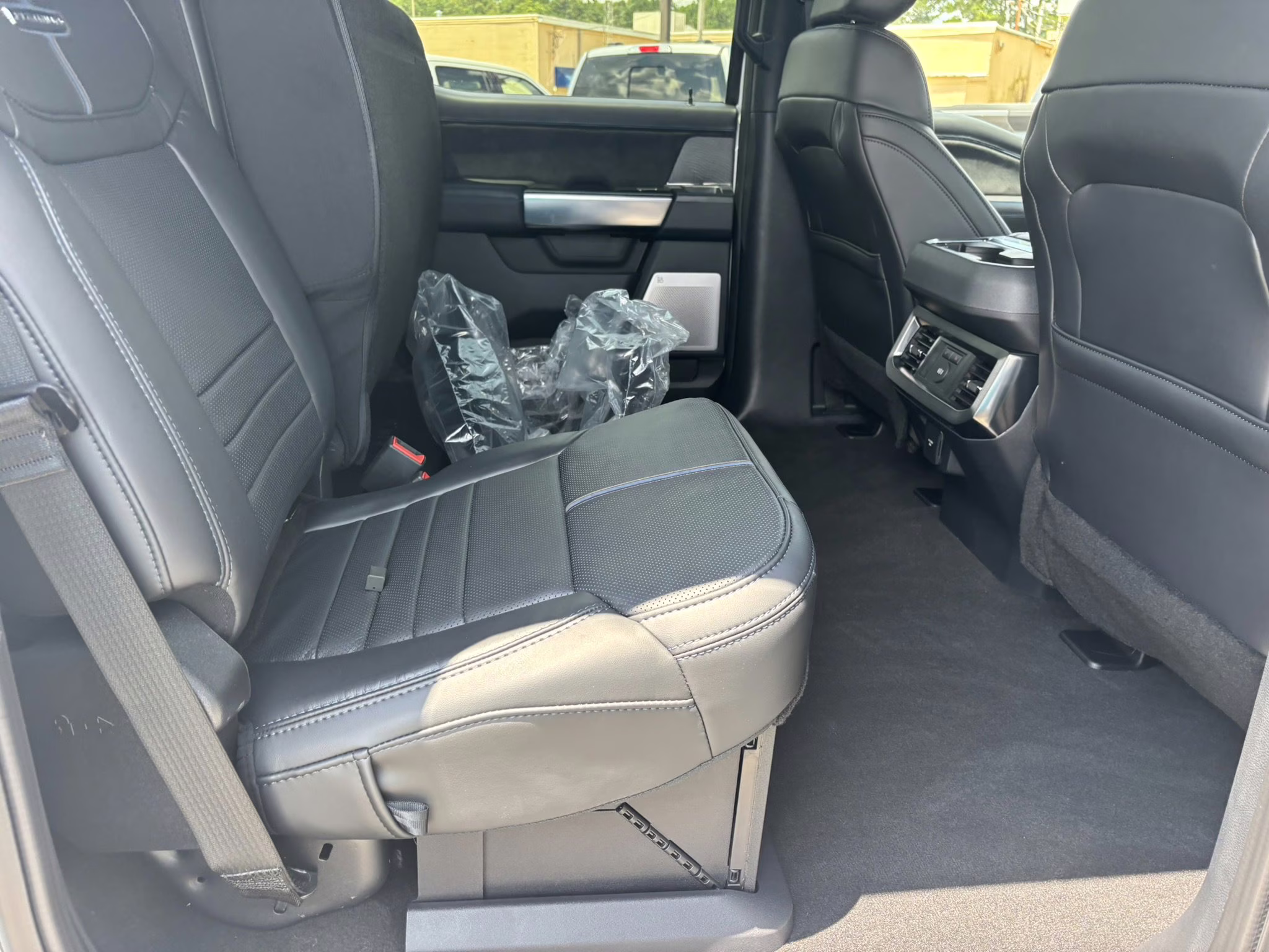 2025 Oxford White Ford Super Duty F-250 SRW Platinum 4X4 Truck