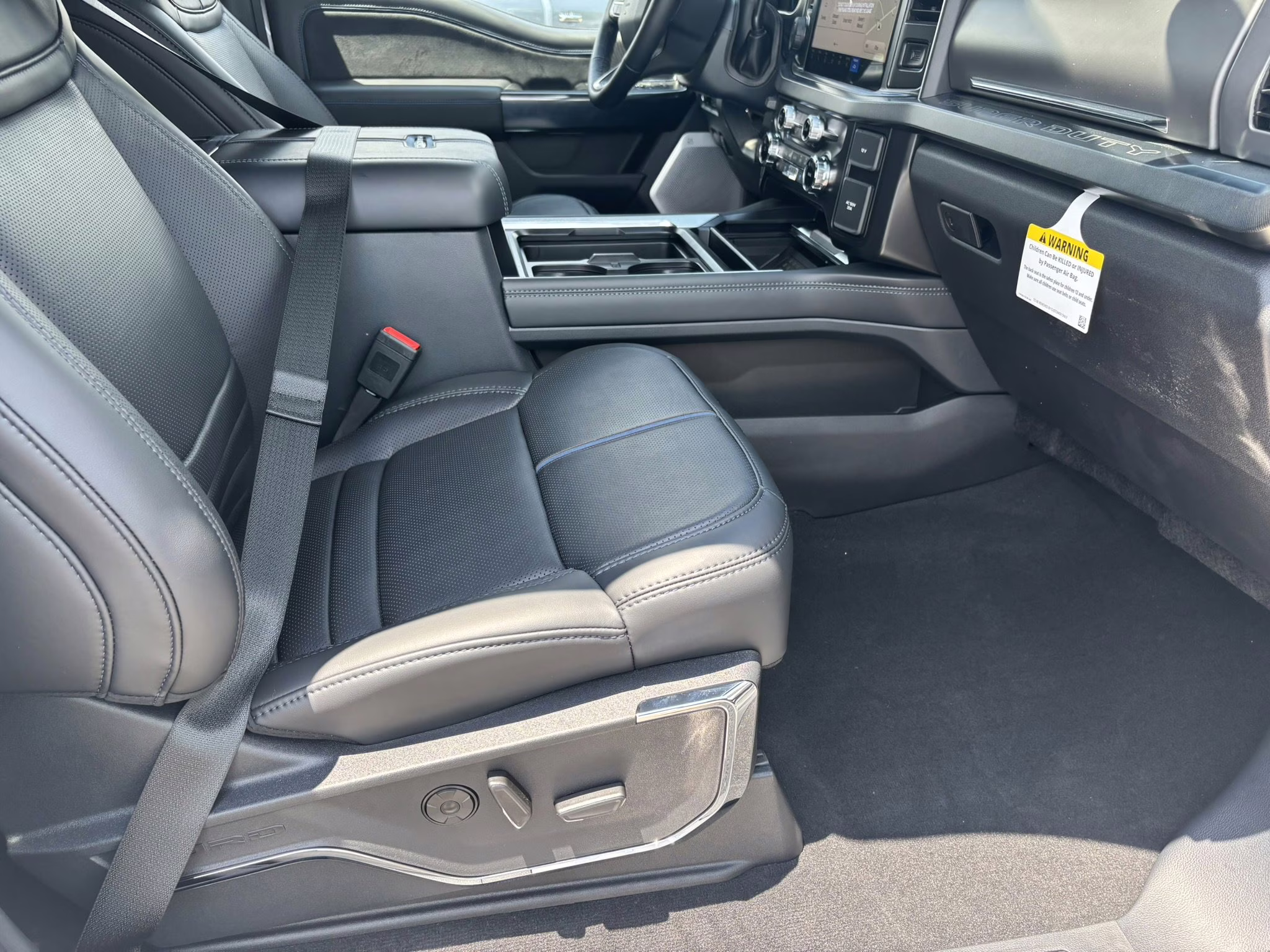 2025 Oxford White Ford Super Duty F-250 SRW Platinum 4X4 Truck