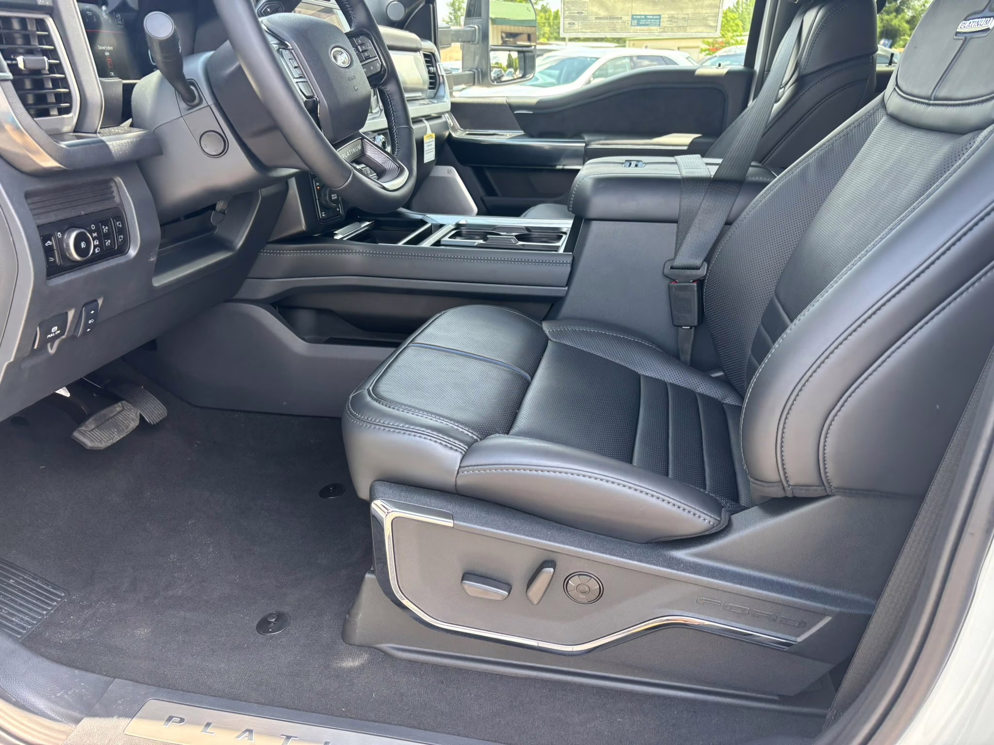 2025 Oxford White Ford Super Duty F-250 SRW Platinum 4X4 Truck