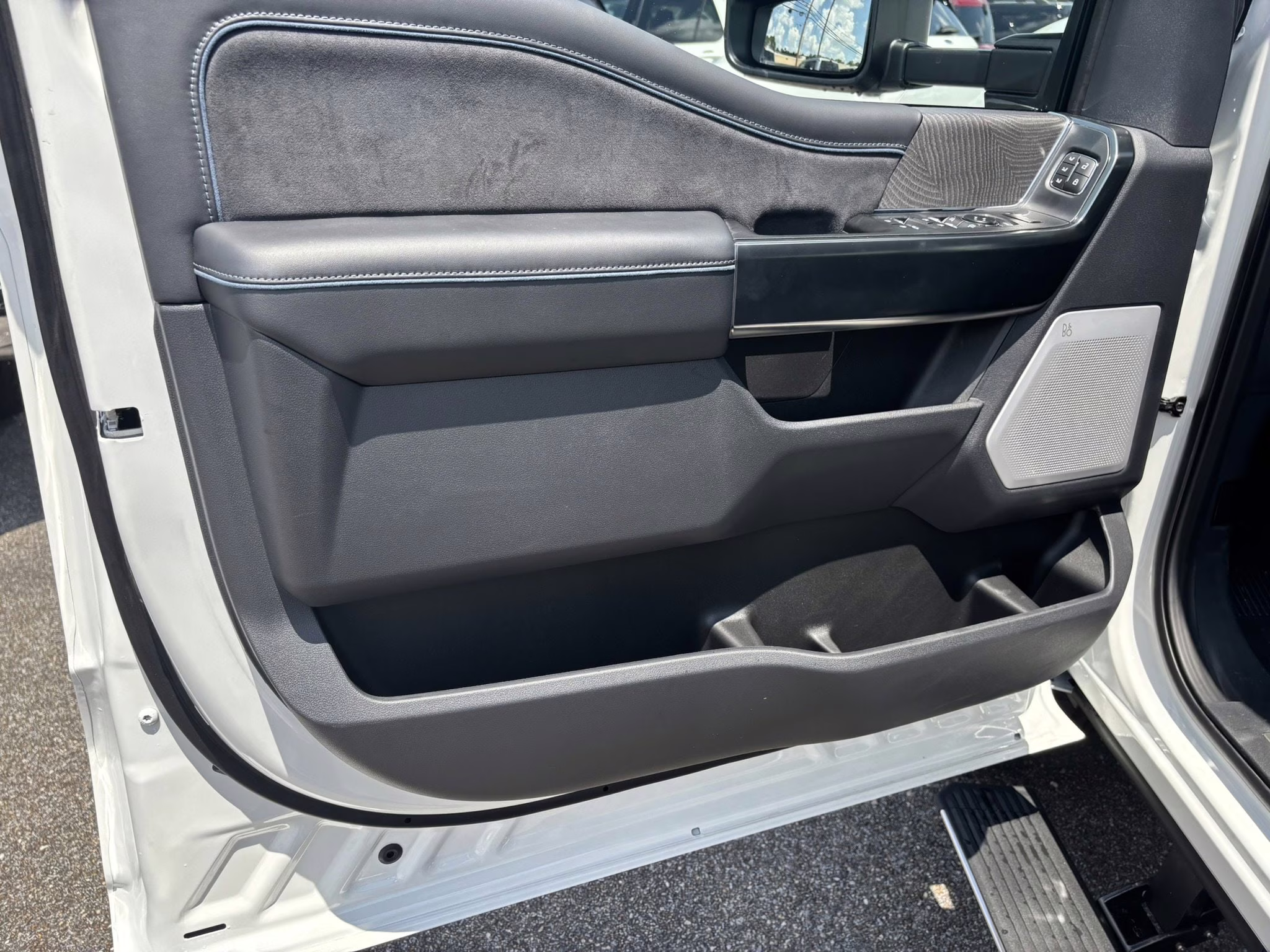 2025 Oxford White Ford Super Duty F-250 SRW Platinum 4X4 Truck