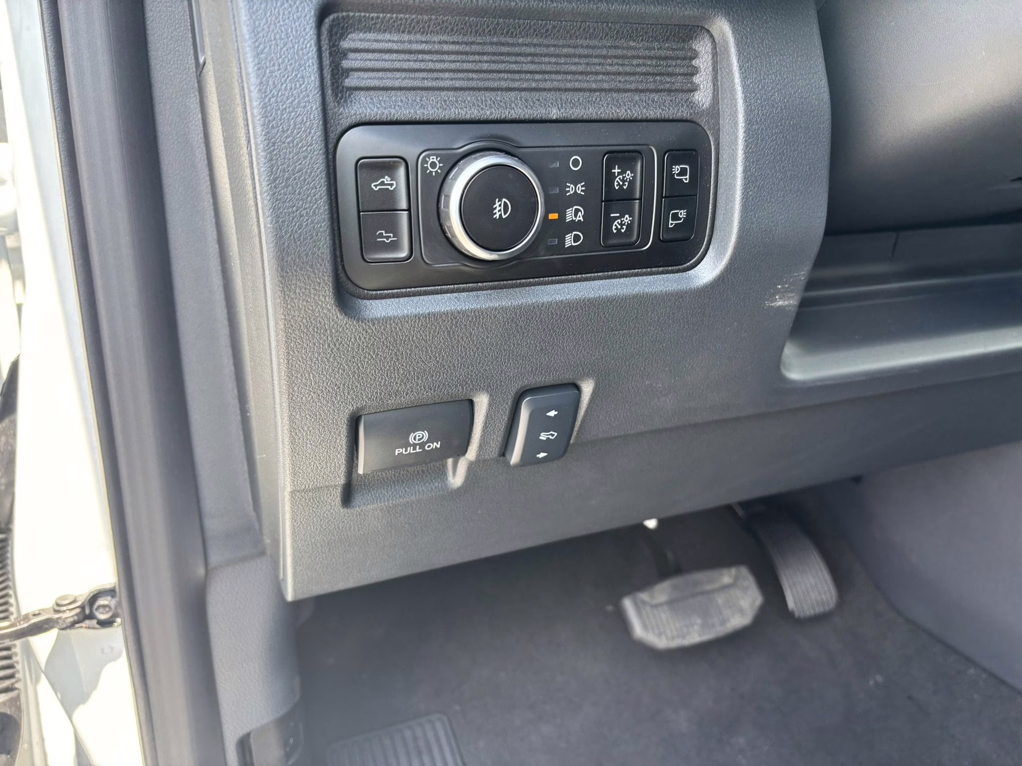 2025 Oxford White Ford Super Duty F-250 SRW Platinum 4X4 Truck