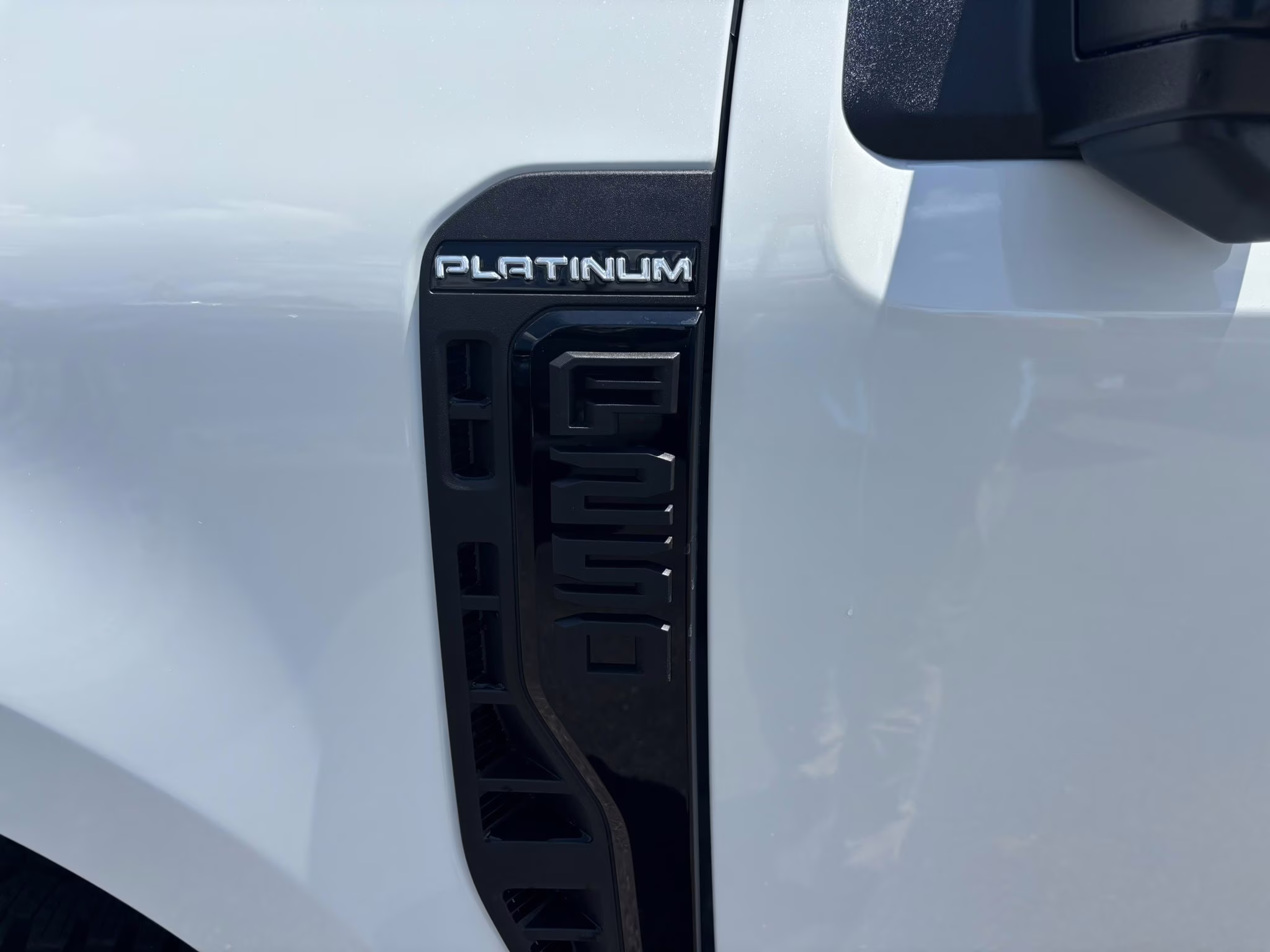 2025 Oxford White Ford Super Duty F-250 SRW Platinum 4X4 Truck