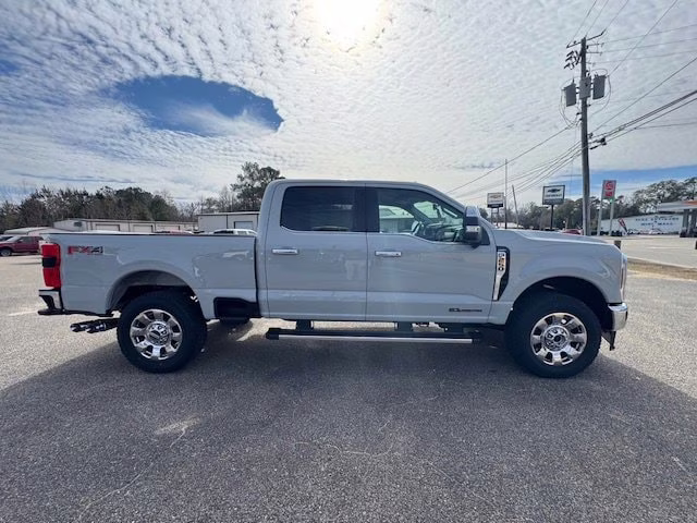 2026 Avalanche Ford Super Duty F-250 SRW Lariat 4X4 Truck
