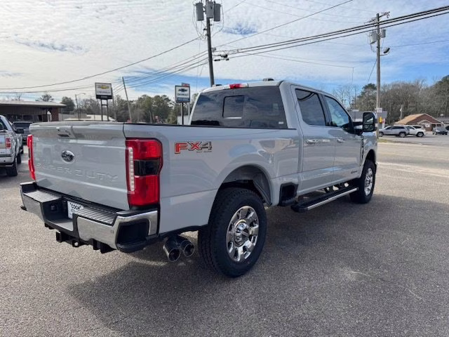 2026 Avalanche Ford Super Duty F-250 SRW Lariat 4X4 Truck