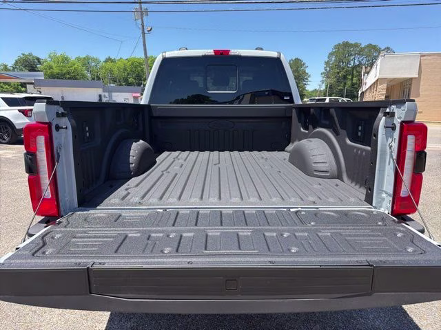 2026 Avalanche Ford Super Duty F-250 SRW Lariat 4X4 Truck
