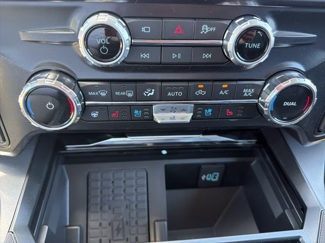 2026 Avalanche Ford Super Duty F-250 SRW Lariat 4X4 Truck