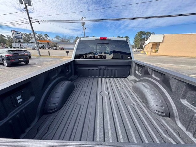 2026 Avalanche Ford Super Duty F-250 SRW Lariat 4X4 Truck
