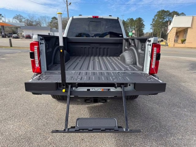 2026 Avalanche Ford Super Duty F-250 SRW Lariat 4X4 Truck