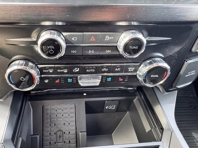 2026 Avalanche Ford Super Duty F-250 SRW Lariat 4X4 Truck