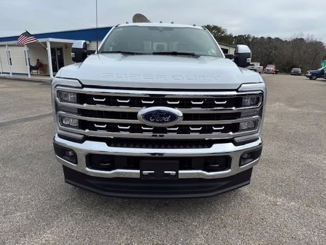 2026 Oxford White Ford Super Duty F-250 SRW Lariat 4X4 Truck