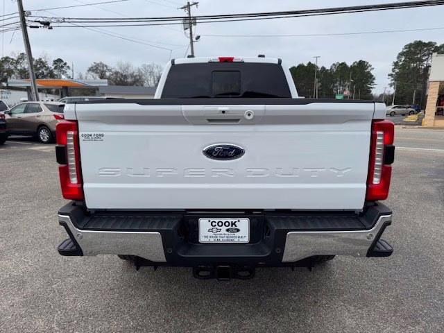 2026 Oxford White Ford Super Duty F-250 SRW Lariat 4X4 Truck