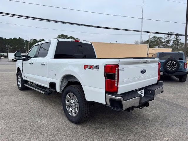 2026 Oxford White Ford Super Duty F-250 SRW Lariat 4X4 Truck