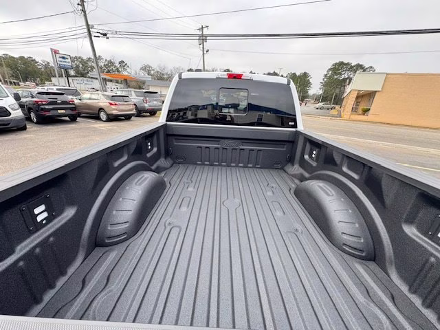 2026 Oxford White Ford Super Duty F-250 SRW Lariat 4X4 Truck