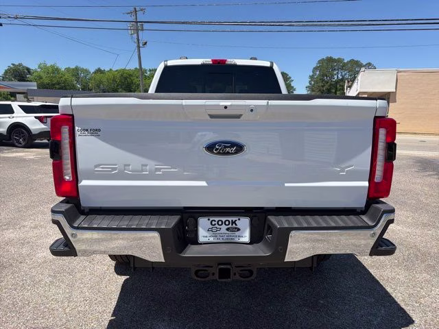 2026 Oxford White Ford Super Duty F-250 SRW Lariat 4X4 Truck