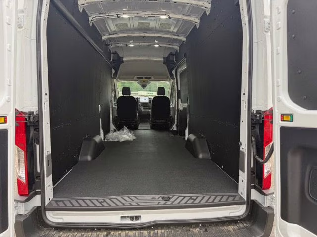 2026 Oxford White Ford Transit-350 Cargo Base RWD Van