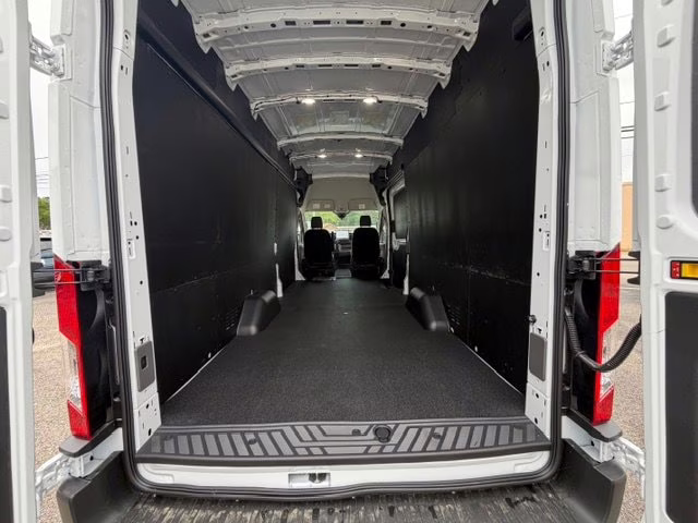 2026 Oxford White Ford Transit-350 Cargo Base RWD Van